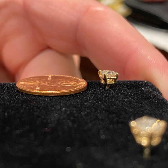 100% Authentic Brilliant Cut Diamond Studs - Picture 7 of 7